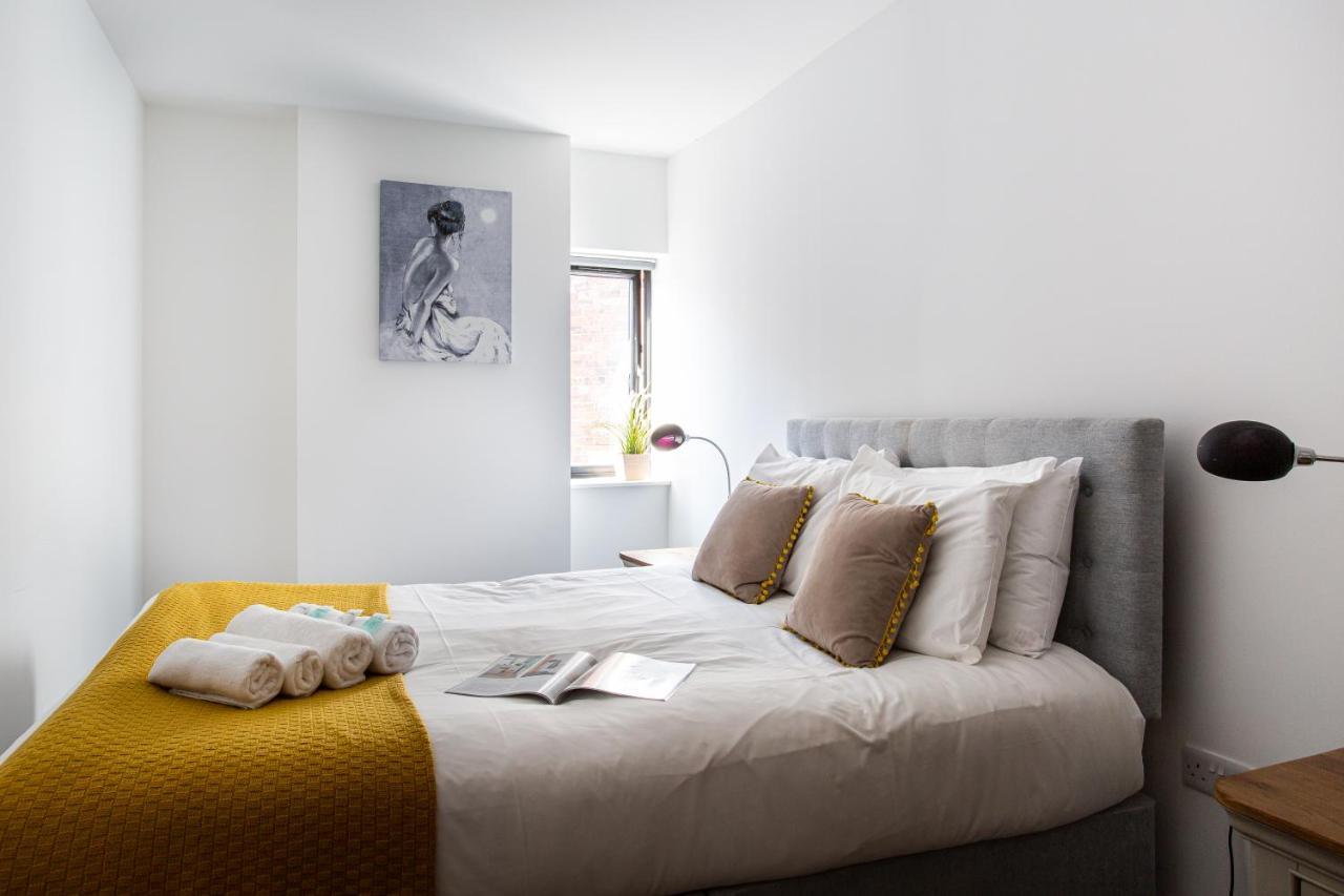 Modern Luxury Apartment, Sleeps 6, Best Location Belfast Kültér fotó