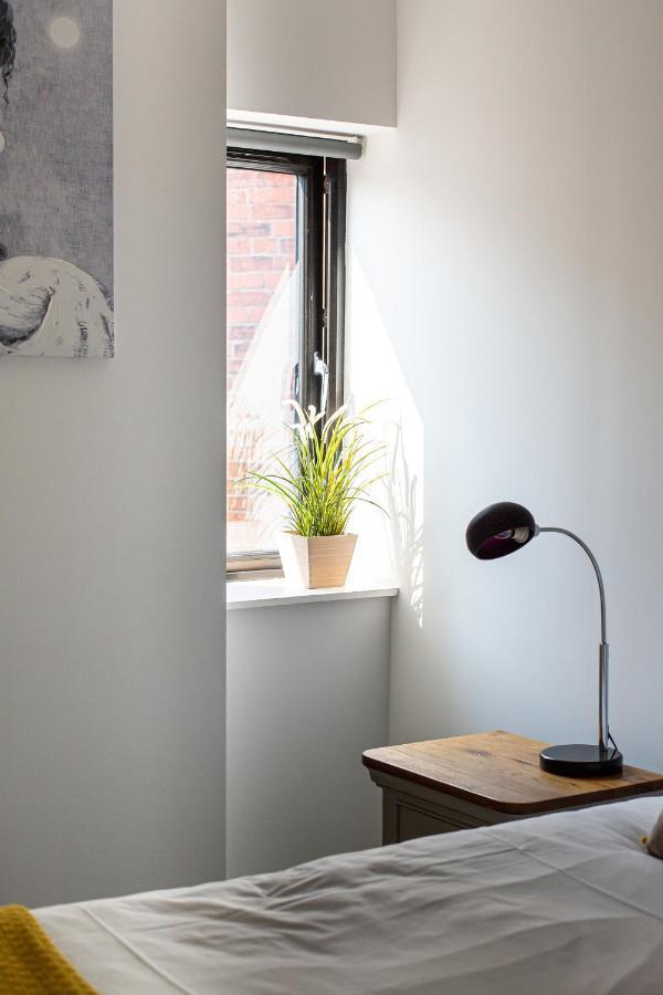 Modern Luxury Apartment, Sleeps 6, Best Location Belfast Kültér fotó