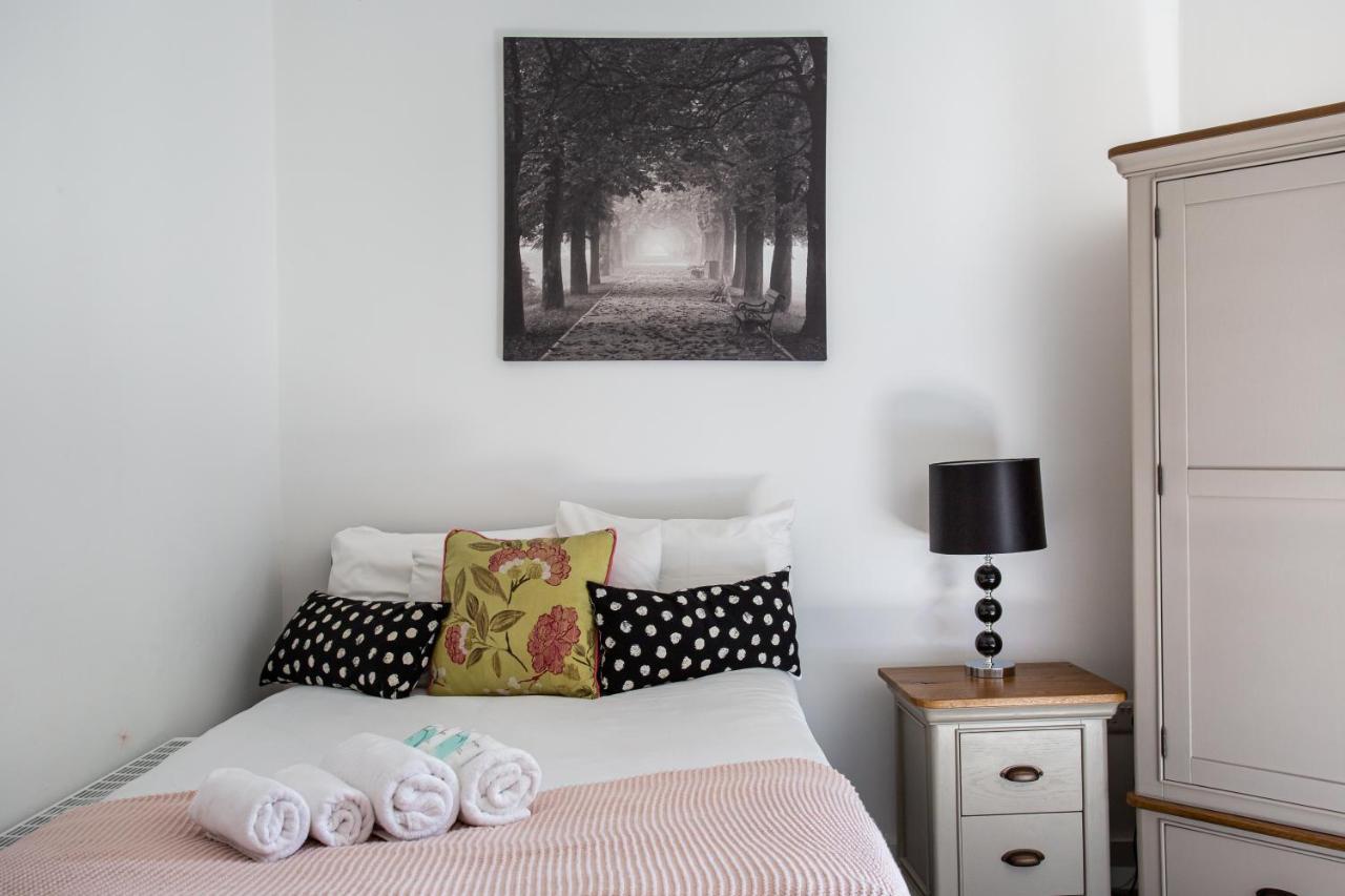 Modern Luxury Apartment, Sleeps 6, Best Location Belfast Kültér fotó