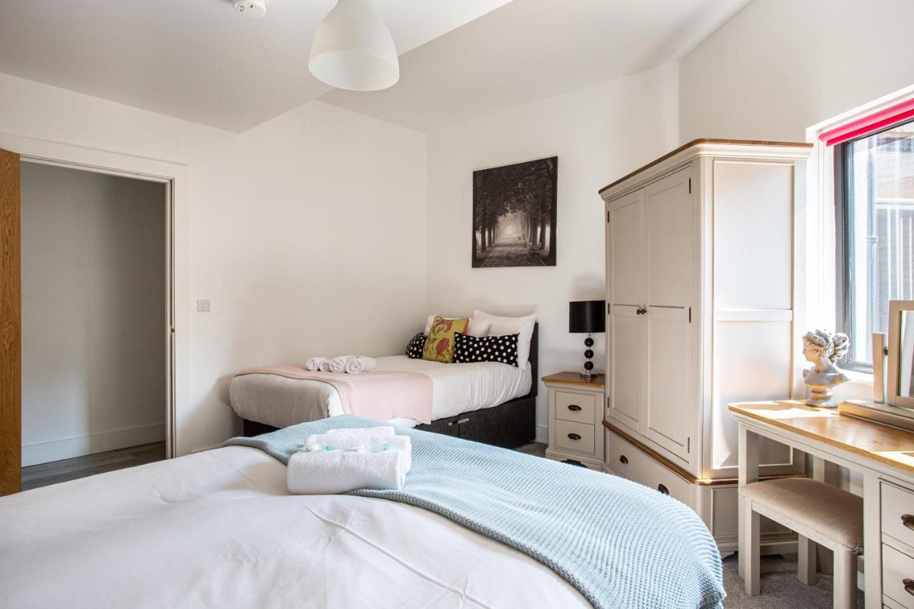 Modern Luxury Apartment, Sleeps 6, Best Location Belfast Kültér fotó