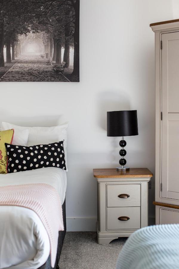 Modern Luxury Apartment, Sleeps 6, Best Location Belfast Kültér fotó