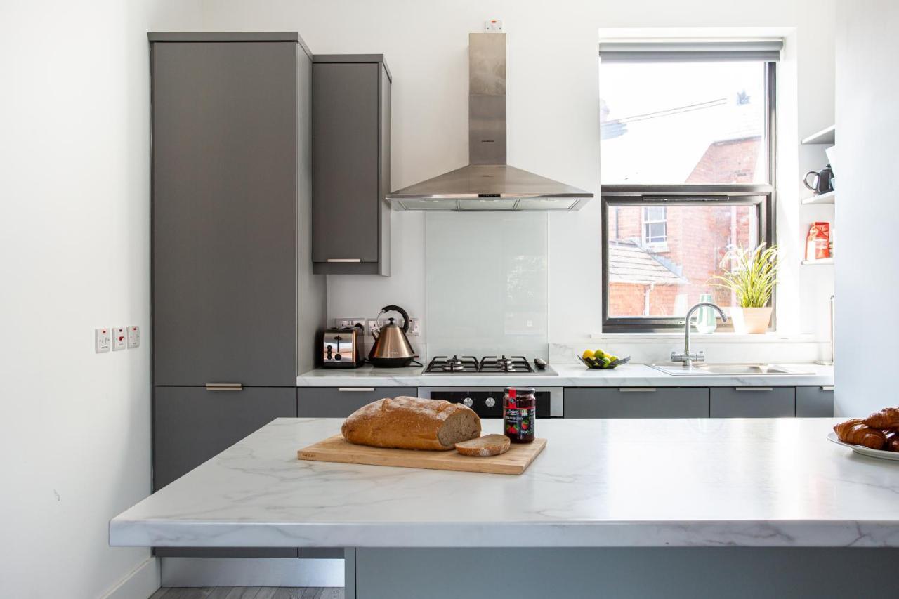 Modern Luxury Apartment, Sleeps 6, Best Location Belfast Kültér fotó